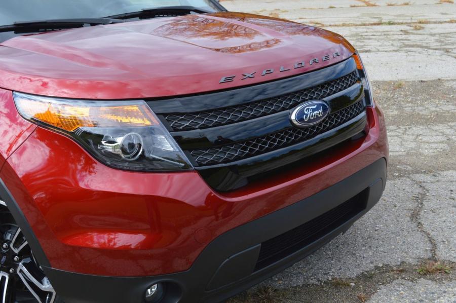 Ford Explorer Sport 2012 года  (фото 28 из 94)